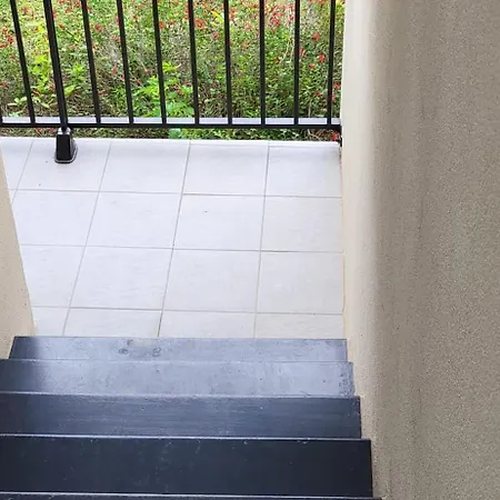 Un Jardin A 200m Et Commerces * Le Grau-du-Roi